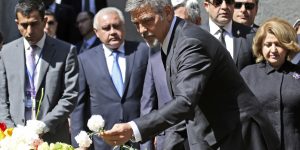 George Clooney mène la marche commémorative du génocide arménien