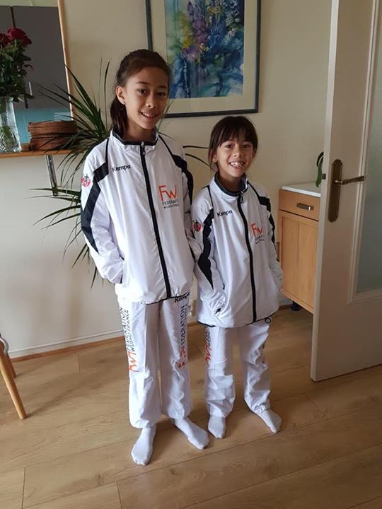 Zhang Kleine Lili Fleur et Cassandre ,2 jeunes compétitrices Taolu de l’équipe F...